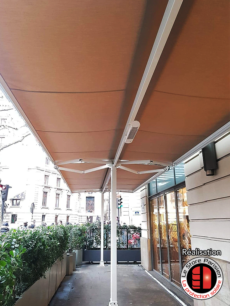 Stores de terrasse CHR bannes pour commerces, boutiques et magasins.