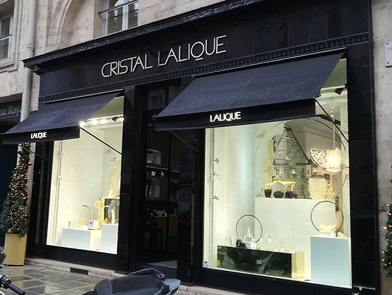 Lambrequin lumineux sur mesure à Paris - Le Store Parisien - Boutique Lalique - Paris 75006