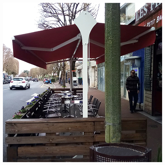 Stores double pente de terrasses de Cafés Paris - Le Store Parisien 