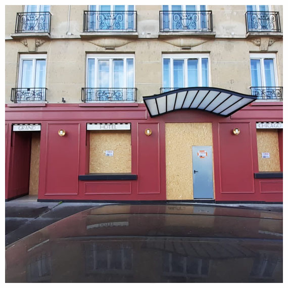 Pose de stores à projection à Paris et Ile de france - Le Store Parisien