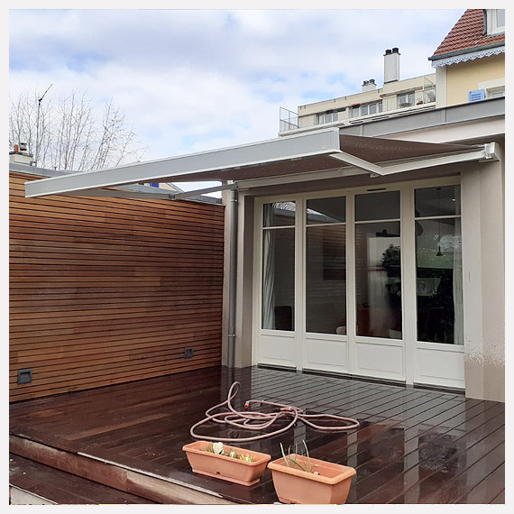 Stores banne Qubica - Balcon et terrasse dans les Yvelines 78100 - Le Store Parisien