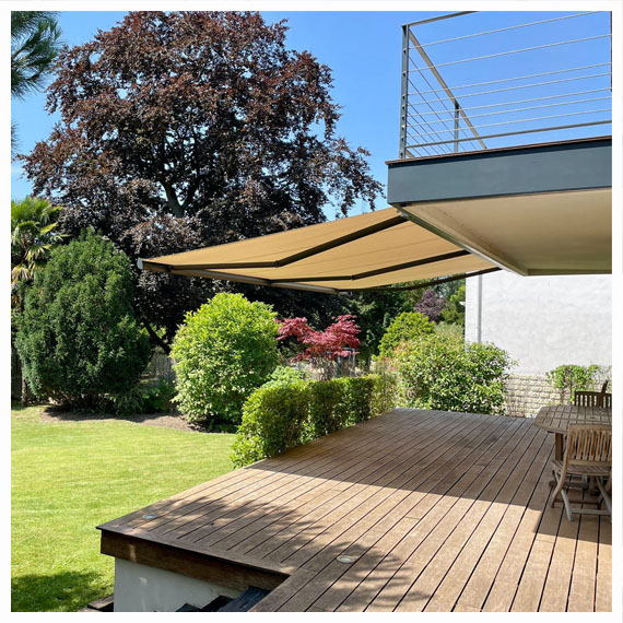 Stores banne de terrasse ONYX dans les Yvelines - Le Store Parisien